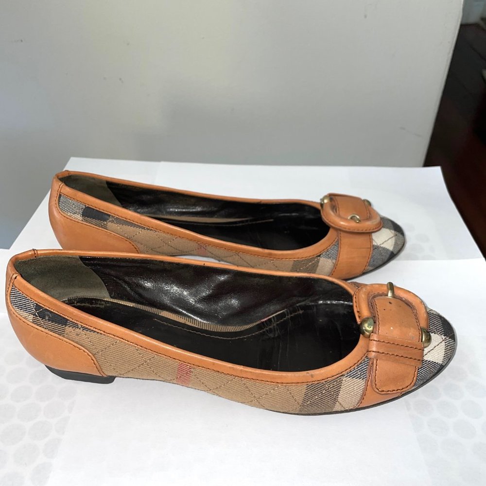 Burberry Quilted Check Buckle Flat - Picture 3 of 16